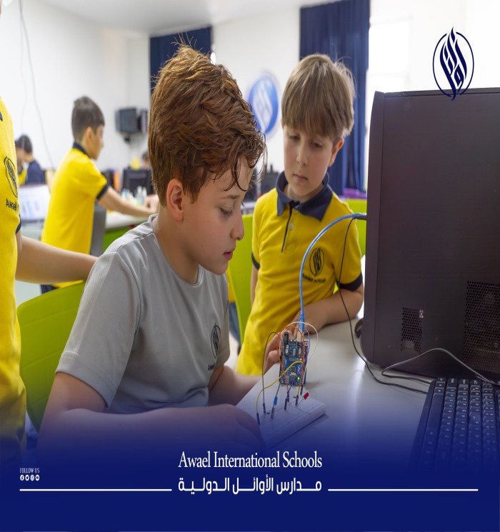 يقوم طلابنا بخوض تجارب تعليمية مميزة باستخدام لوحات الأردوينو